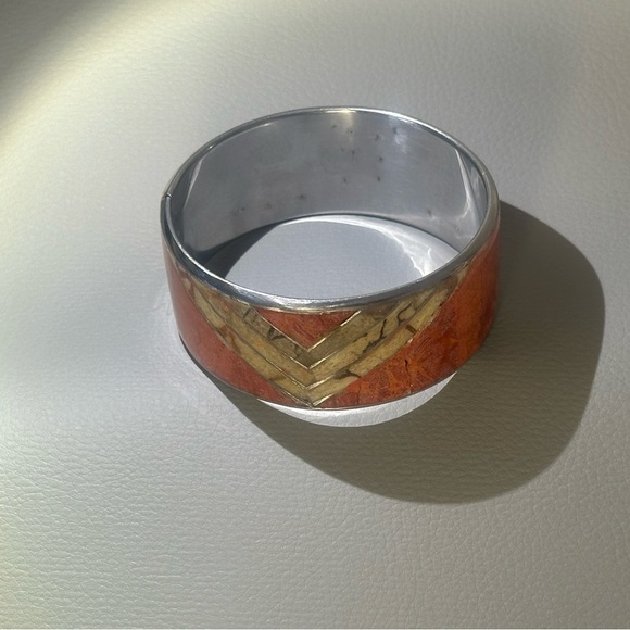 Coral cuff bracelet - Picture 2 of 4